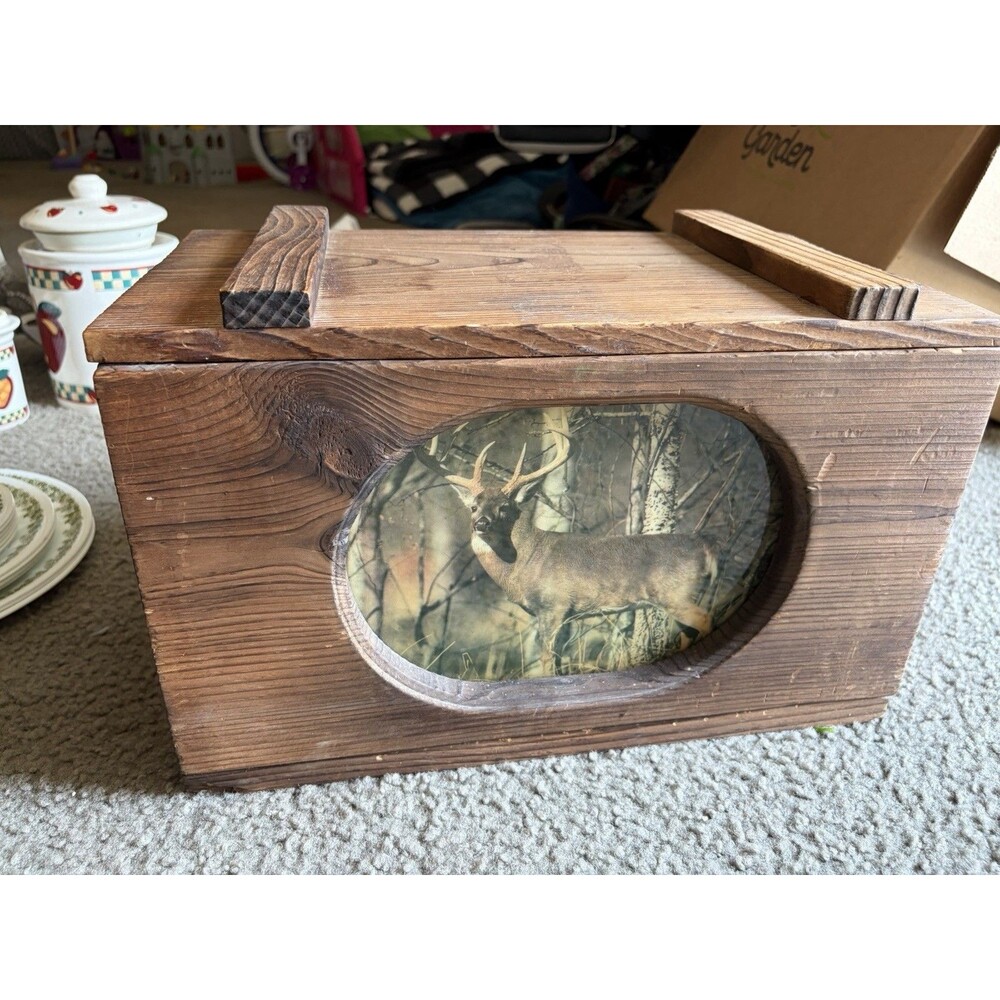Vintage Rustic Wooden Deer Storage Box: Hunting Decor